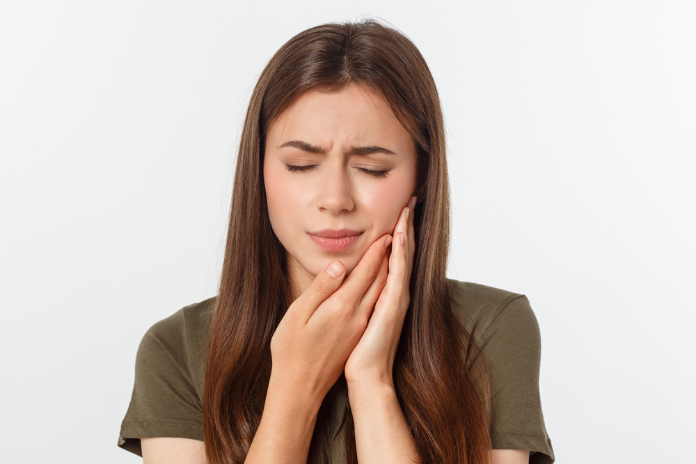 Would you like to remove a painful wisdom tooth? Call our virtually painless dental office in Evanston, IL immediately if you are experiencing tooth pain near Evanston IL today! Wisdom Tooth Extraction in Evanston, IL